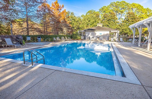 Laurel Grove House | STUNNING LAKE&GOLF COURSE VIEW-6 seat golf cart~FREE ACTIVITIES, Pool&Hot tub