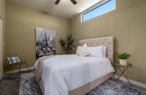 South Eola Condo | Stunning & Luxurious 2bed / 2Bath Condo with open floor plan - Downtown Orlando.