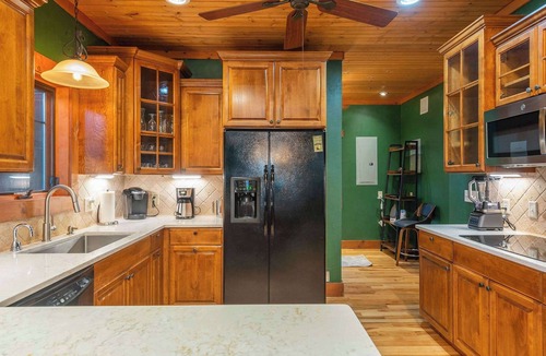 Laurel Ridge House | Stunning Mtn Views~ HotTub~Movie Theater~Game Room