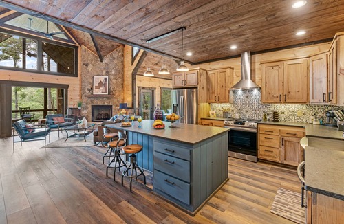 Blue Ridge House | Stunning New Luxury CABIN, close to town. Gated Community! Sleeps 10! Hot Tub