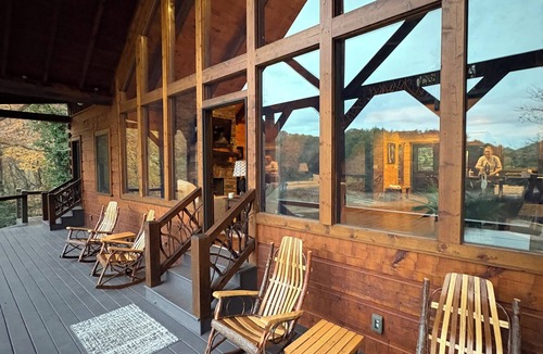 Topton Cabin | Stunning Newer Cabin - Lakefront - Private Dock- Lake Nantahala Family Retreat