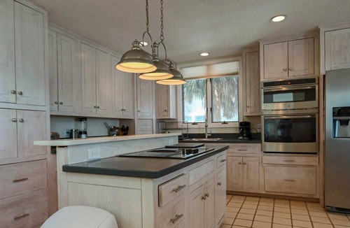 Saint Helena Island House | Stunning Oceanfront Beach Home w/ Five Water-Facing Decks & Gourmet Kitchen