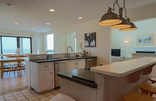 Saint Helena Island House | Stunning Oceanfront Beach Home w/ Five Water-Facing Decks & Gourmet Kitchen