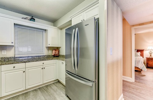 Myrtle Beach Condo | 🏖️Stunning Ocean Views | Pools + Hot Tub | The Island 910🏖️