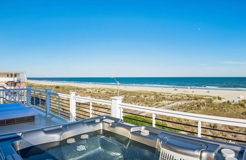 St. Leonard's Tract Apartment | Stunning Oceanfront Retreat with Hot Tub & Gym