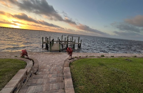 Caloosahatchee House | Stunning open water view 3 bedroom house, pool, private dock