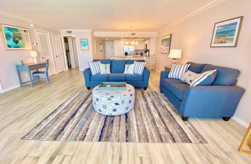 Punta Rassa Condo | Stunning Sunsets & Water Views w/Heated Pool & Beach Near Sanibel