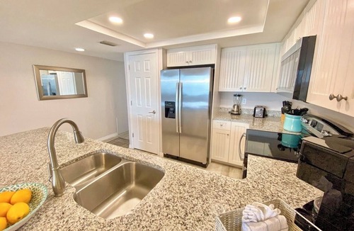 Punta Rassa Condo | Stunning Sunsets & Water Views w/Heated Pool & Beach Near Sanibel