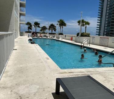 Brickell Apartment | Stunning vew from 42nd floor, Brickell-Miami financial district free parking, sleeps 4