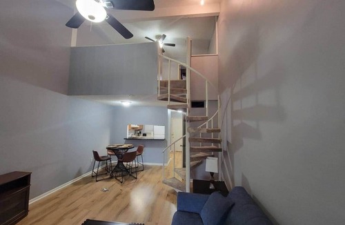 Harbison Apartment | Stylish 1 Bedroom Condo
