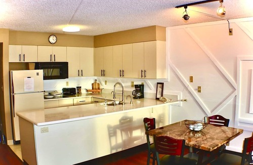 Atlantic City Condo | Stylish 1-BR Ocean Front w/★ INCREDIBLE Views! ☼