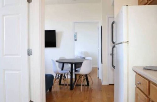 Belleville Apartment | Stylish 1BR Apartment Prime Location