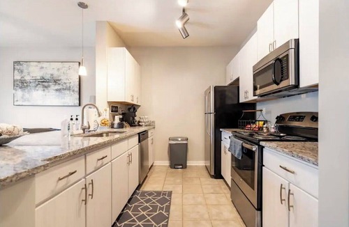 Inman Park Apartment | Stylish 1BR APT Inman Park, on the Beltline - Free Parking - EV charger - Pool