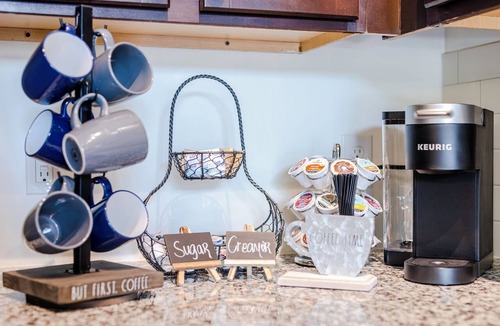 Inman Park Apartment | Stylish 1BR APT Inman Park, on the Beltline - Free Parking - EV charger - Pool