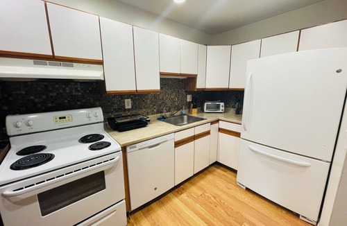 Elkins Park Apartment | Stylish 1BR | Moss Rehab | Monthly Deals