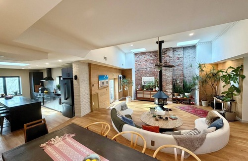 Southwark Apartment | Stylish 2 Bed 2 Bath MCM Home with Conversation Pit & Fireplace