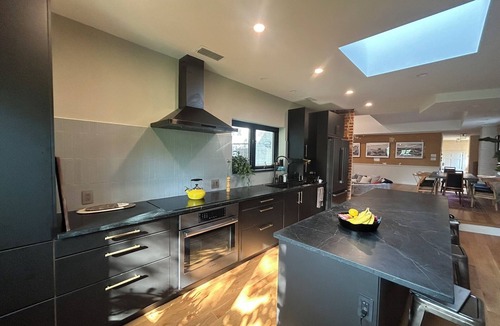Southwark Apartment | Stylish 2 Bed 2 Bath MCM Home with Conversation Pit & Fireplace