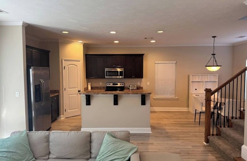 Midtown House | Stylish 2BR, Parking | Masters & Medical District