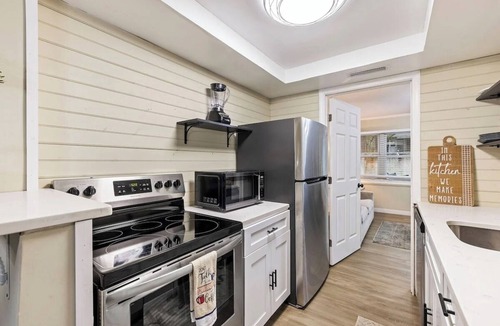 Palmetto Dunes Cottage | Stylish 2BR Townhome Near Bradley Beach + Pool