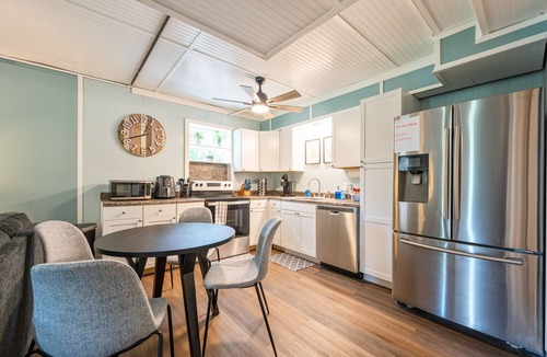 Woodstock Apartment | Stylish 2BR Unit Near Roswell & Woodstock