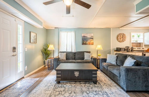 Woodstock Apartment | Stylish 2BR Unit Near Roswell & Woodstock