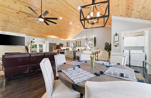 Dunwoody House | Stylish 3-bedroom house with AC in vibrant Atlanta