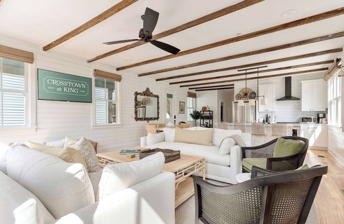 Downtown Charleston House | Stylish 5BR/5BA Downtown Retreat - Walk to King!
