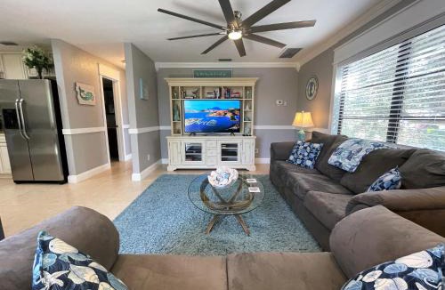 Fort Myers Beach Apartment | Stylish and Modern 2 bedroom, 2 bathroom. The Mermaid Suite.
