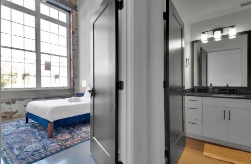 Judson Apartment | Stylish and Serene Pool Gym Mins from DT GVL