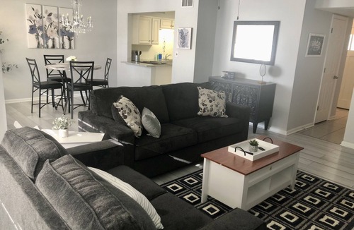 Thomasville House | Stylish and Spacious Townhouse overlooking Andrews Lake
