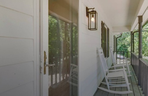 Athens House | Stylish Athens Getaway Family & Pet Friendly
