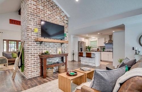Midtown House | Stylish Augusta Home 4BD/3BA with Sauna & Putting Green | The Green Jacket by Boutiq