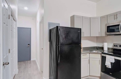 Old City Apartment | Stylish Center City Studio | By Rafa Properties