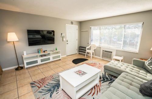 Clearwater Apartment | Stylish Clearwater Condo Near Beach and Dining