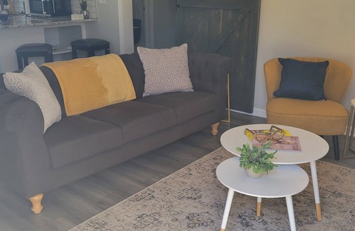 Grayson Apartment | Stylish Comfort Cozy Basement Apt in Quiet Neighborhood!