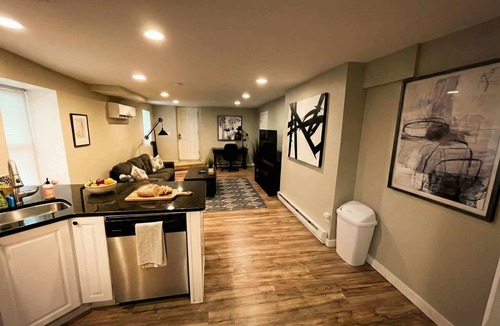 Wilmington Apartment | Stylish Cool Springs Apt, King Bed