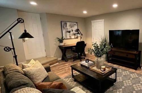 Wilmington Apartment | Stylish Cool Springs Apt, King Bed