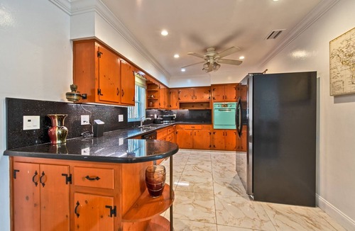 North Miami Beach House | Stylish family home 10min from beach :free parking