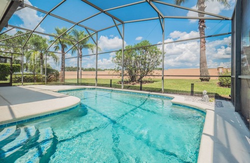 Calabay Parc House | Stylish Family Villa Poolside Paradise Near Parks