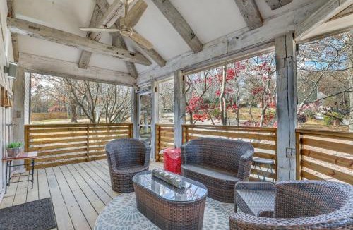 Marietta House | Stylish Marietta Home with Deck - Near Truist Park!