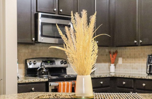 Alpharetta Apartment | Stylish Meets Boho! Walking Distance to restaurants, shopping and Entertainment