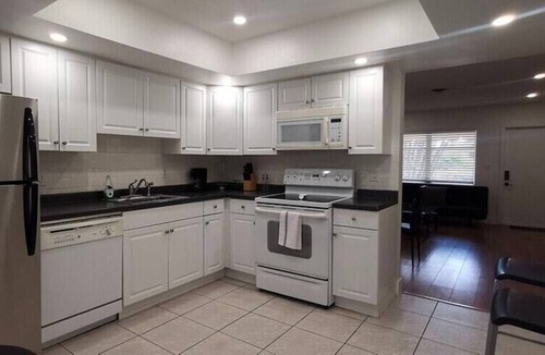 North Corals House | Stylish Modern Retreat with Hot Tub & Free Parking
