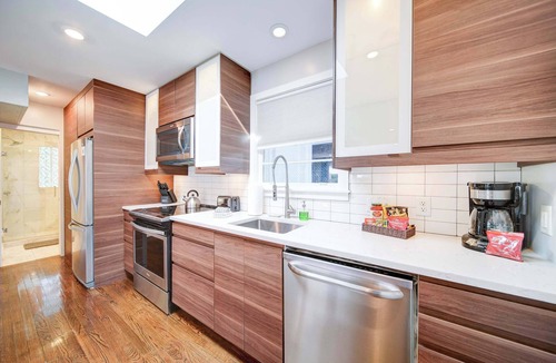 Cherry Condo | Stylish Myers Park King Suite · Free Parking · Near Uptown