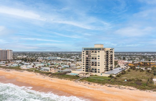 Glenwood Condo | Stylish Penthouse Retreat-Oceanfront Access + Peaceful River Sunset Views