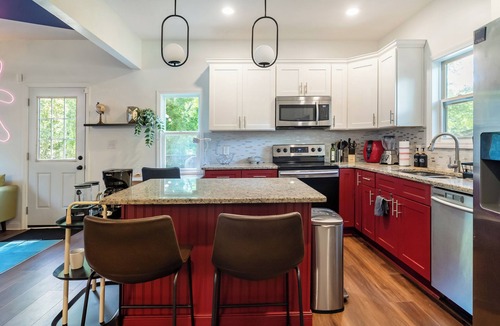 Atlanta House | Stylish stay! 8 min from Mercedes Benz Stadium