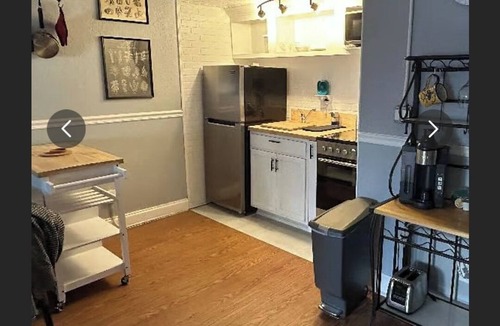 Downtown Jacksonville Apartment | Stylish studio apartment in downtown Jax close to everything, with a view!