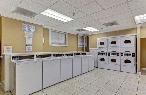 Downtown Jacksonville Apartment | Stylish studio apartment in downtown Jax close to everything, with a view!