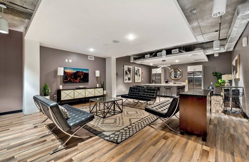 SoNo Apartment | Stylish Studio King Bed Downtown ATL
