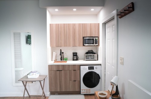 Allapattah Apartment | Stylish Studio Near Wynwood & Design District