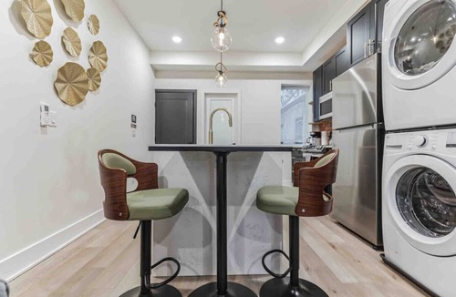 North Philadelphia West Apartment | Stylish Studio Sleeps Four | 10 mins to DT (B)
